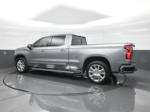 Used 2025 Chevrolet Silverado 1500 High Country w/ High Country Premium Package AWD/4WD image 5