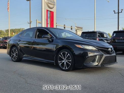 Used 2019 Toyota Camry SE w/ Convenience Package FWD image 7