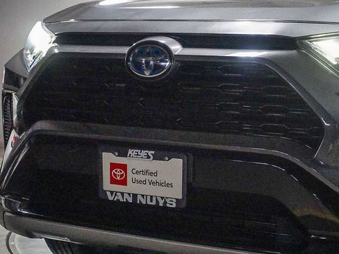 Certified 2023 Toyota RAV4 SE image 6