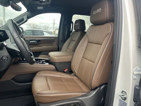 New 2025 Chevrolet Suburban High Country image 64