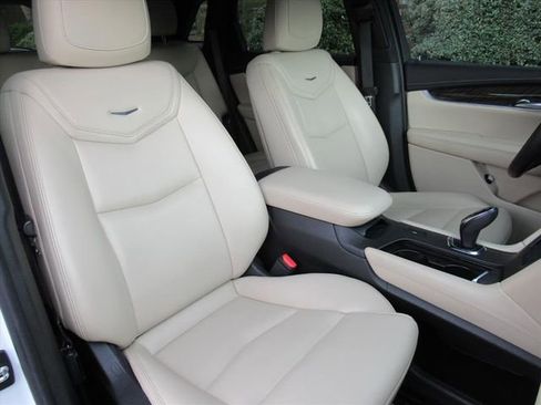 Used 2018 Cadillac XT5 FWD image 8