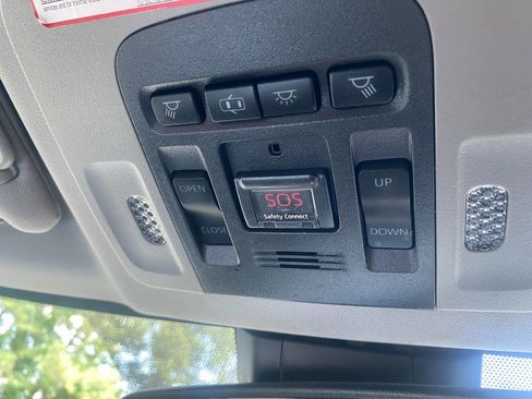 Used 2019 Toyota Camry LE w/ Convenience Package FWD image 33