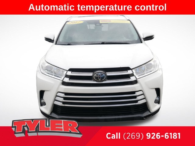 Used 2017 Toyota Highlander XLE AWD/4WD image 2