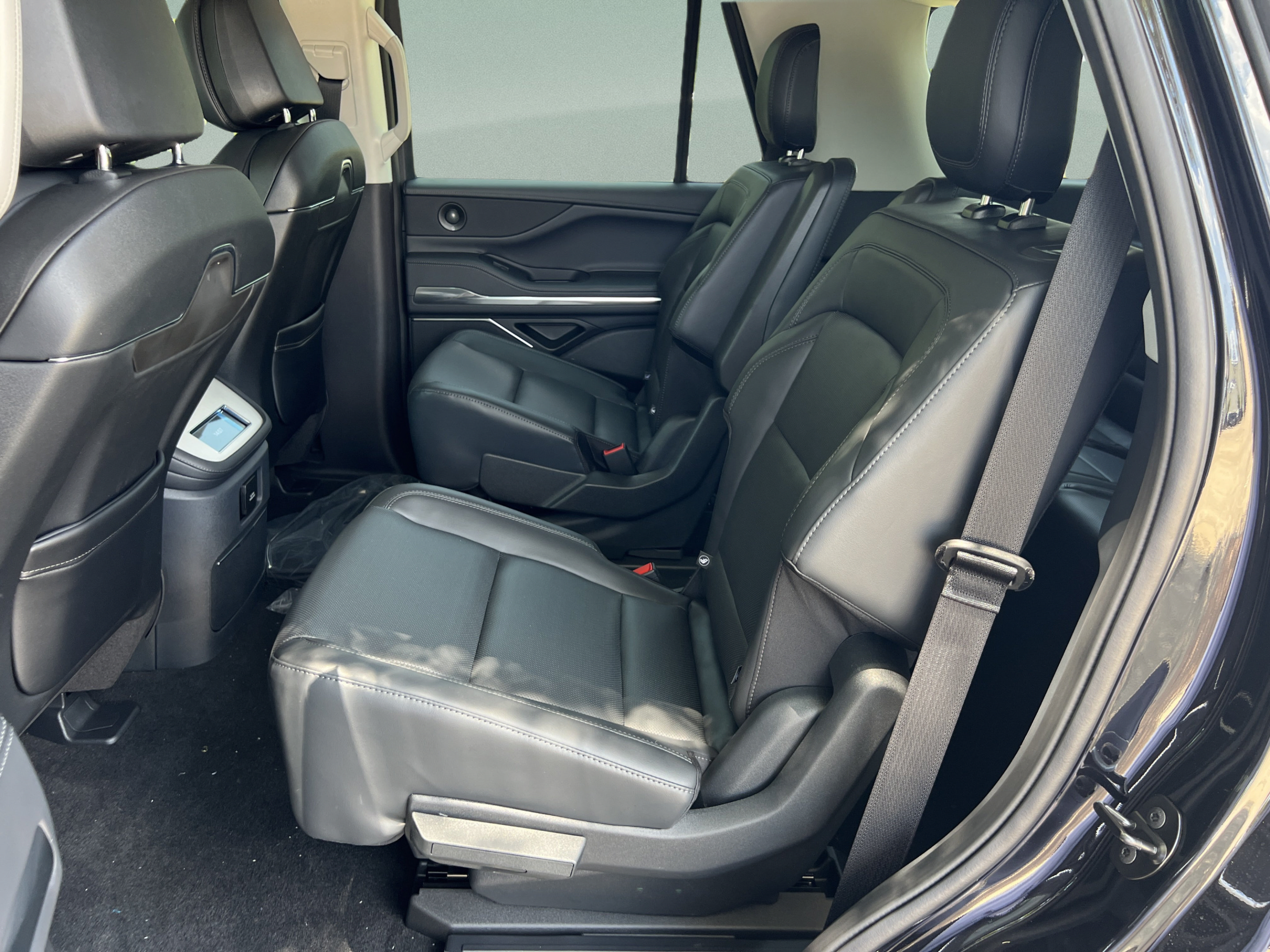 New 2027 Lincoln Navigator Premiere RWD image 19