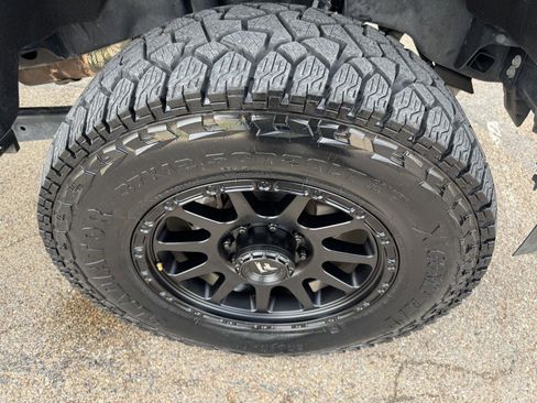 Used 2025 Ford F250 Lariat w/ Chrome Package image 39