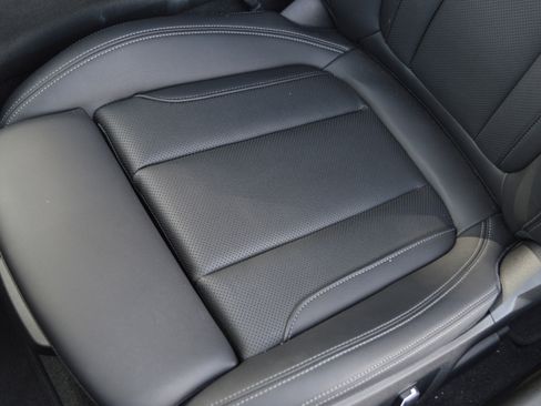 Used 2025 BMW 230i Coupe w/ M Sport Package image 25