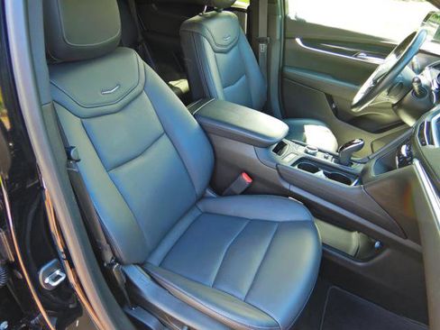 Used 2023 Cadillac XT5 Premium Luxury w/ Technology Package AWD/4WD image 17