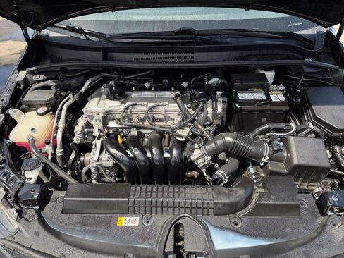Used 2020 Toyota Corolla LE w/ LE Convenience Package FWD image 33