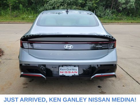 Used 2025 Hyundai Sonata SEL FWD image 4