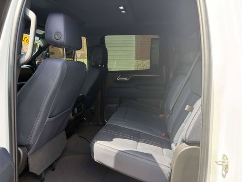 Used 2023 Chevrolet Silverado 1500 High Country RWD image 3