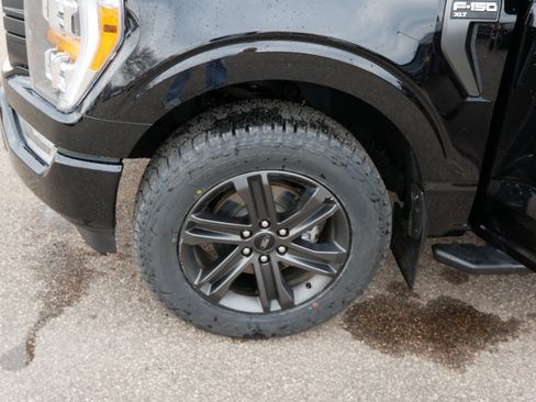 Certified 2022 Ford F150 XLT w/ Equipment Group 302A High image 15