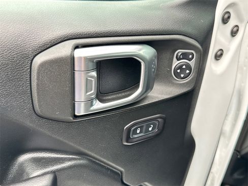 Used 2018 Jeep Wrangler Unlimited Sport S image 27