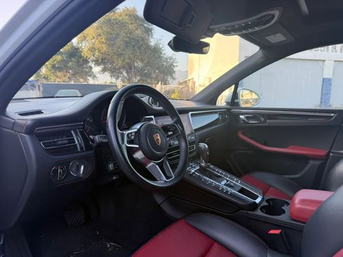 Used 2021 Porsche Macan AWD/4WD image 10