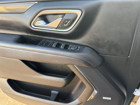 Used 2023 GMC Yukon AT4 w/ AT4 Premium Package image 12