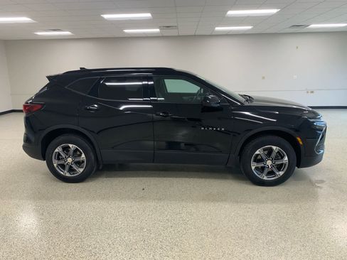 Used 2024 Chevrolet Blazer LT w/ Convenience Package FWD image 4