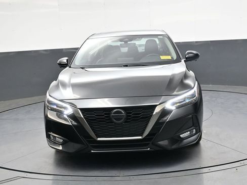 Used 2022 Nissan Sentra SR w/ SR Premium Package FWD image 9