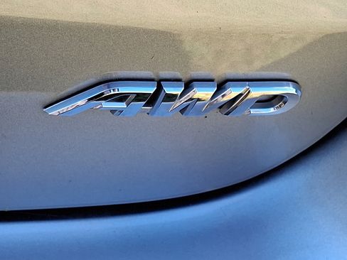 Used 2017 Toyota Highlander LE image 30