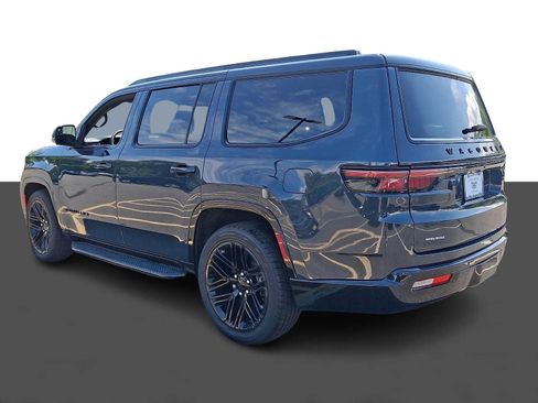 Used 2023 Jeep Wagoneer Series II AWD/4WD image 4