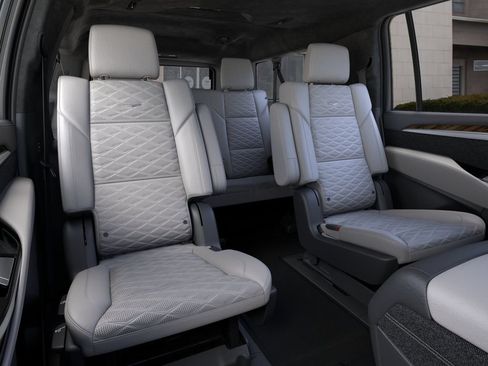 New 2026 Cadillac Escalade ESV Platinum Sport AWD/4WD image 17