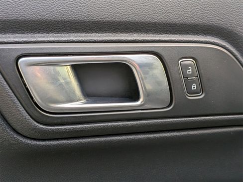 Used 2022 Ford Mustang Premium image 13