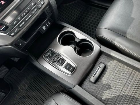 Used 2022 Honda Pilot Black Edition image 17