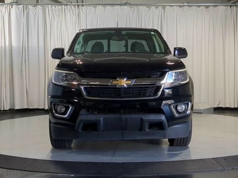 Used 2018 Chevrolet Colorado LT w/ LT Convenience Package AWD/4WD image 3