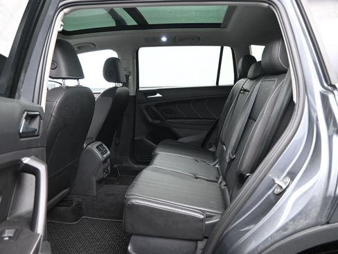 Used 2022 Volkswagen Tiguan SE AWD/4WD image 24