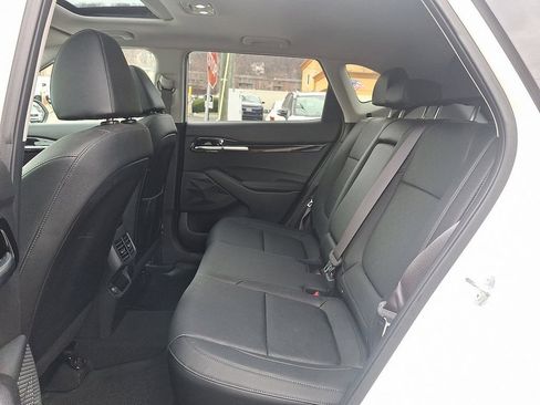 Used 2023 Kia Seltos SX w/ SX Sunroof Package image 11