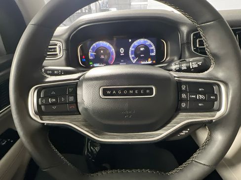 Used 2024 Jeep Wagoneer Series II w/ Flexible Seating Group RWD image 18