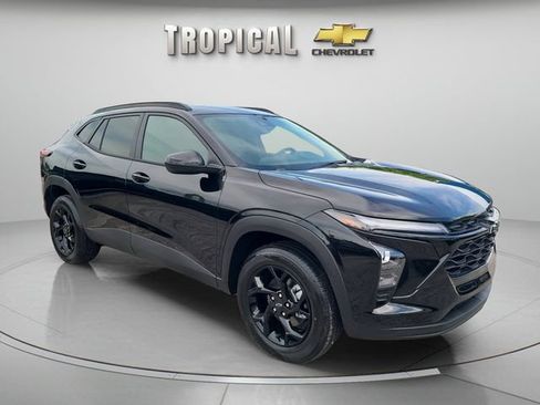 New 2026 Chevrolet Trax LT w/ Midnight Edition FWD image 7