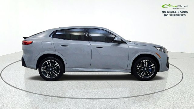 Used 2026 BMW X2 xDrive28i w/ Technology Package AWD/4WD image 9