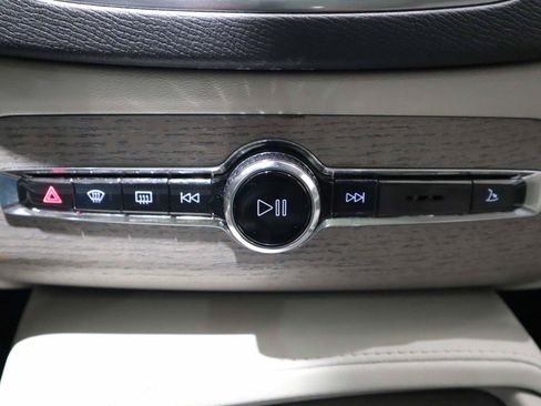 Used 2025 Volvo XC90 T8 Plus w/ Protection Package Premier AWD/4WD image 34
