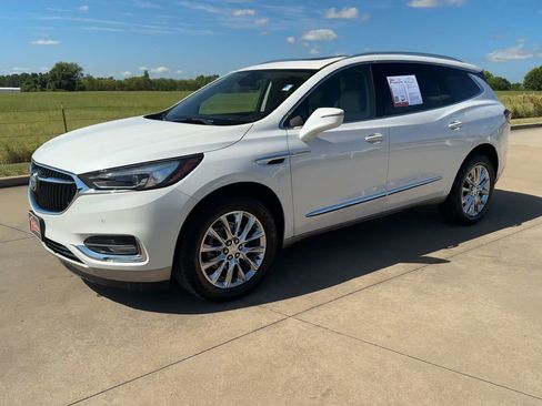 Used 2021 Buick Enclave Premium w/ Sun and Sites Package image 5
