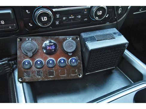 Used 2024 Chevrolet Silverado 2500 LT AWD/4WD image 29