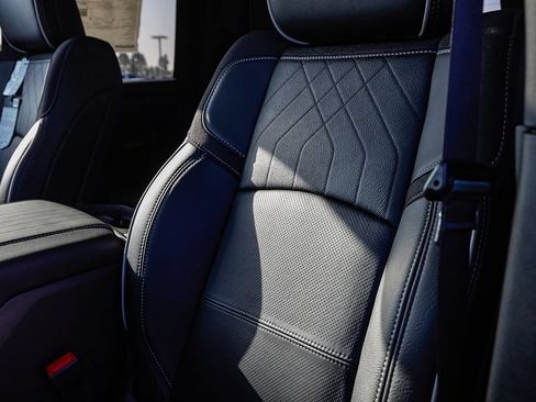 New 2026 RAM 2500 Limited AWD/4WD image 30