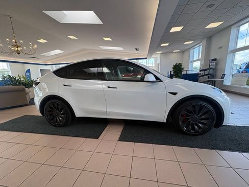 Used 2022 Tesla Model Y Performance AWD/4WD image 5