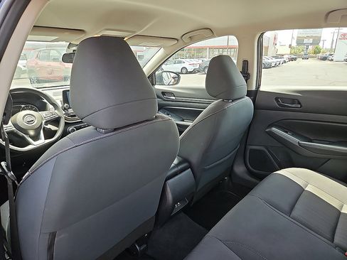 Used 2024 Nissan Altima 2.5 SV FWD image 9