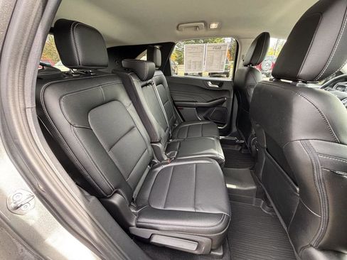 Used 2022 Ford Escape SEL w/ Class II Trailer Tow Package image 17