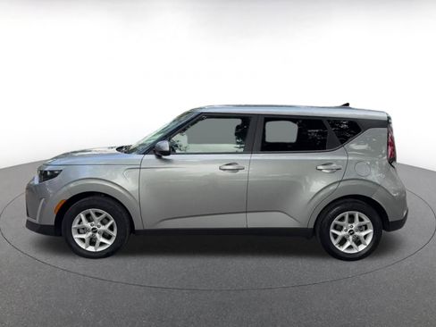 Used 2025 Kia Soul LX w/ LX Technology Package image 9