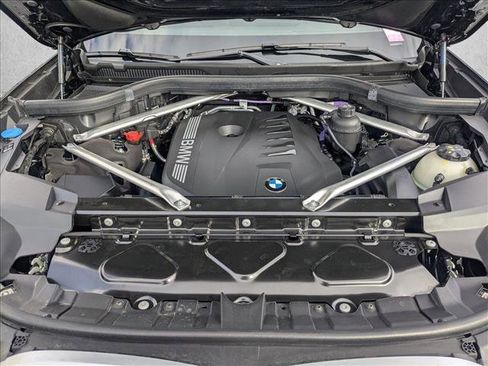 Used 2025 BMW X7 xDrive40i w/ Premium Package image 24