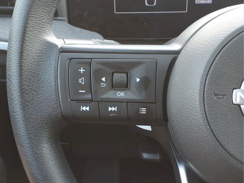 Certified 2025 Nissan Kicks SV AWD/4WD image 17