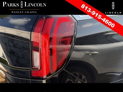 Used 2025 Ford Expedition Active RWD image 8