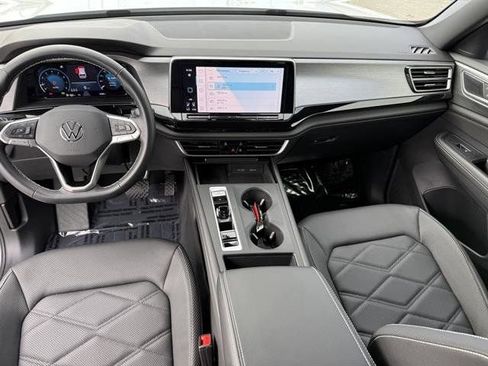 Certified 2025 Volkswagen Atlas Cross Sport SE image 13