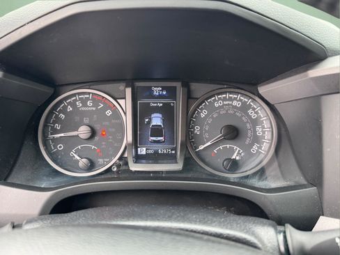 Used 2021 Toyota Tacoma TRD Off-Road image 18