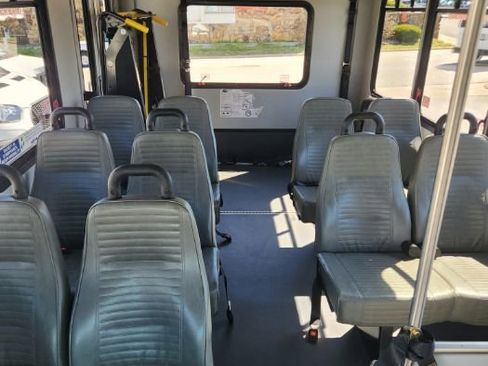 Used 2016 Ford E-350 and Econoline 350 Super Duty image 8