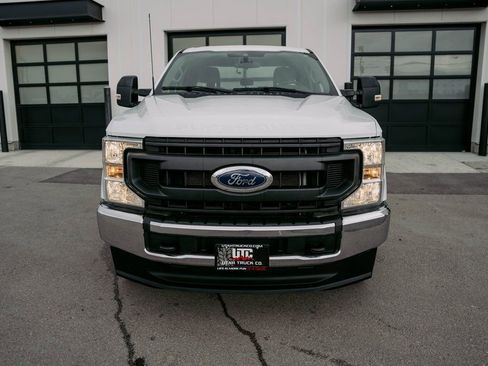Used 2022 Ford F250 XL w/ Power Equipment Group image 2
