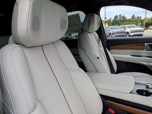 New 2026 Cadillac Vistiq Luxury image 37