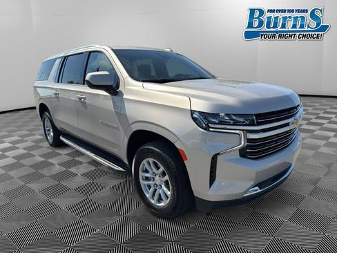 Used 2024 Chevrolet Suburban LT image 1