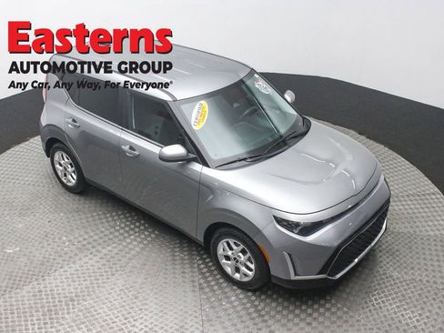 Used 2023 Kia Soul LX w/ Option Group 015 image 3
