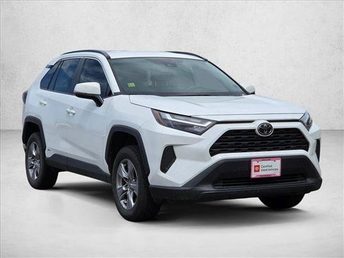Used 2025 Toyota RAV4 LE AWD/4WD image 3